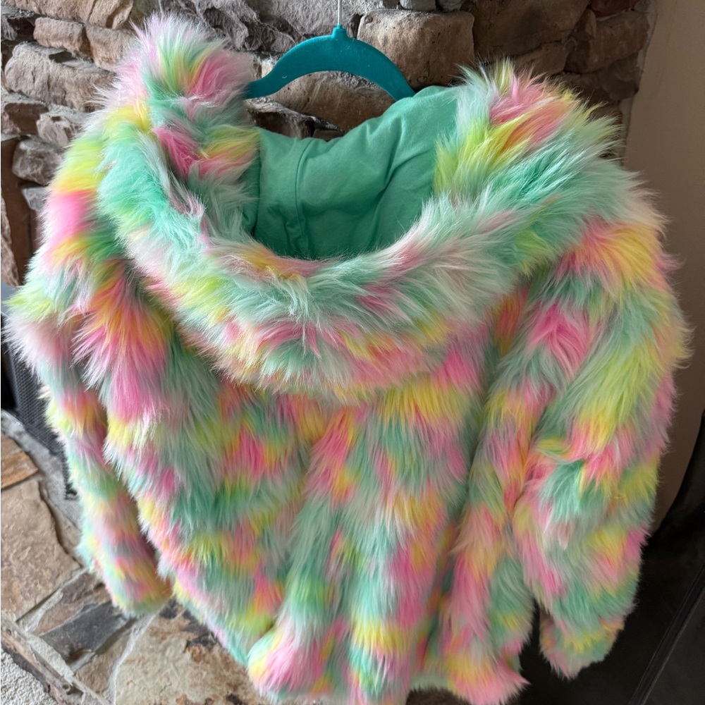 UGG Women’s ' Pastel Faux Fur Jacket - Picture 5 of 7
